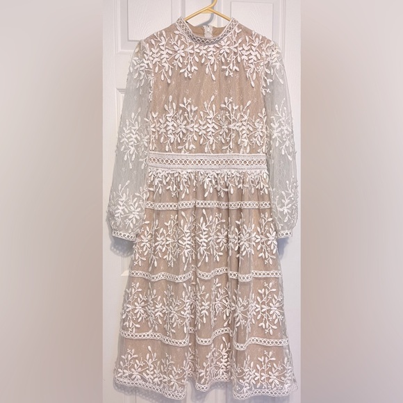Ivy City Co. Sicily dress with champagne color lining size L